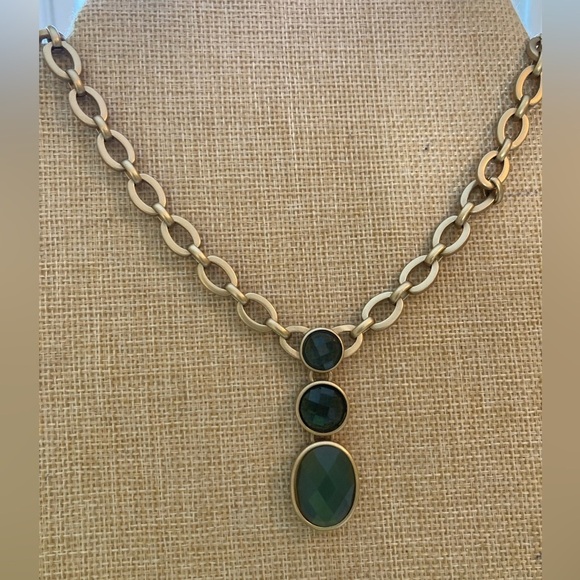 Anne Klein‎ Chain Link Necklace w/ Green Drop Pendant - Picture 5 of 7